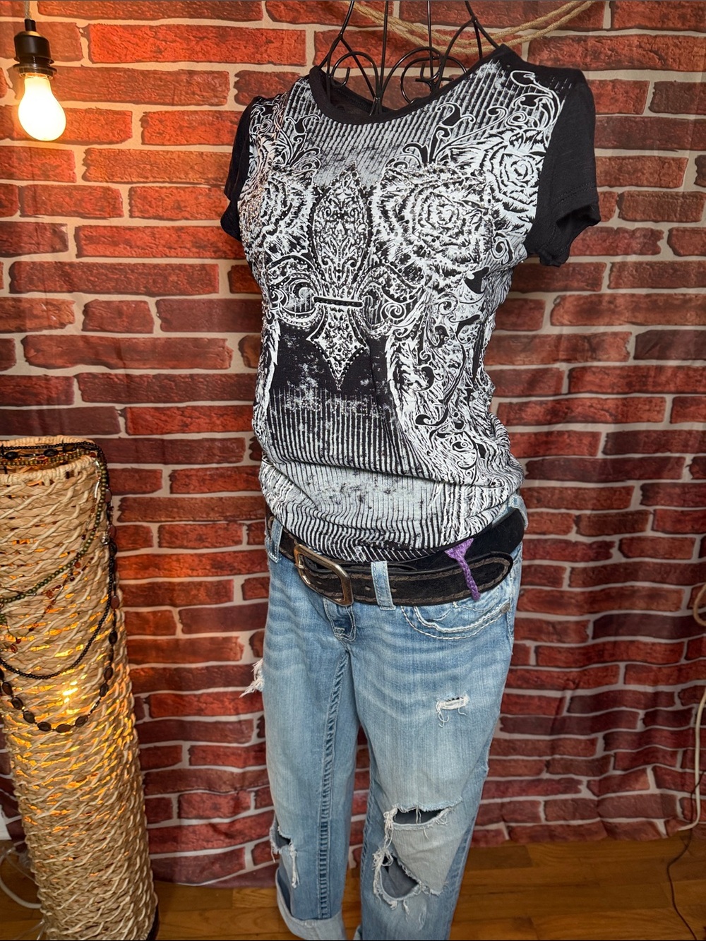 👚 Y2K - XL Youth - Black White T Fleur De Lis Rhinestones Angel Wings / E